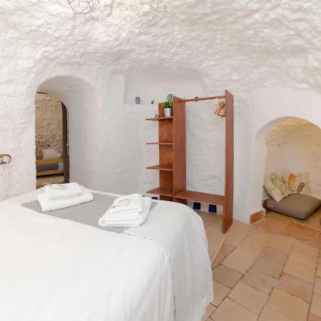 Holiday home Cueva De Lindaraja By Interhome Granada